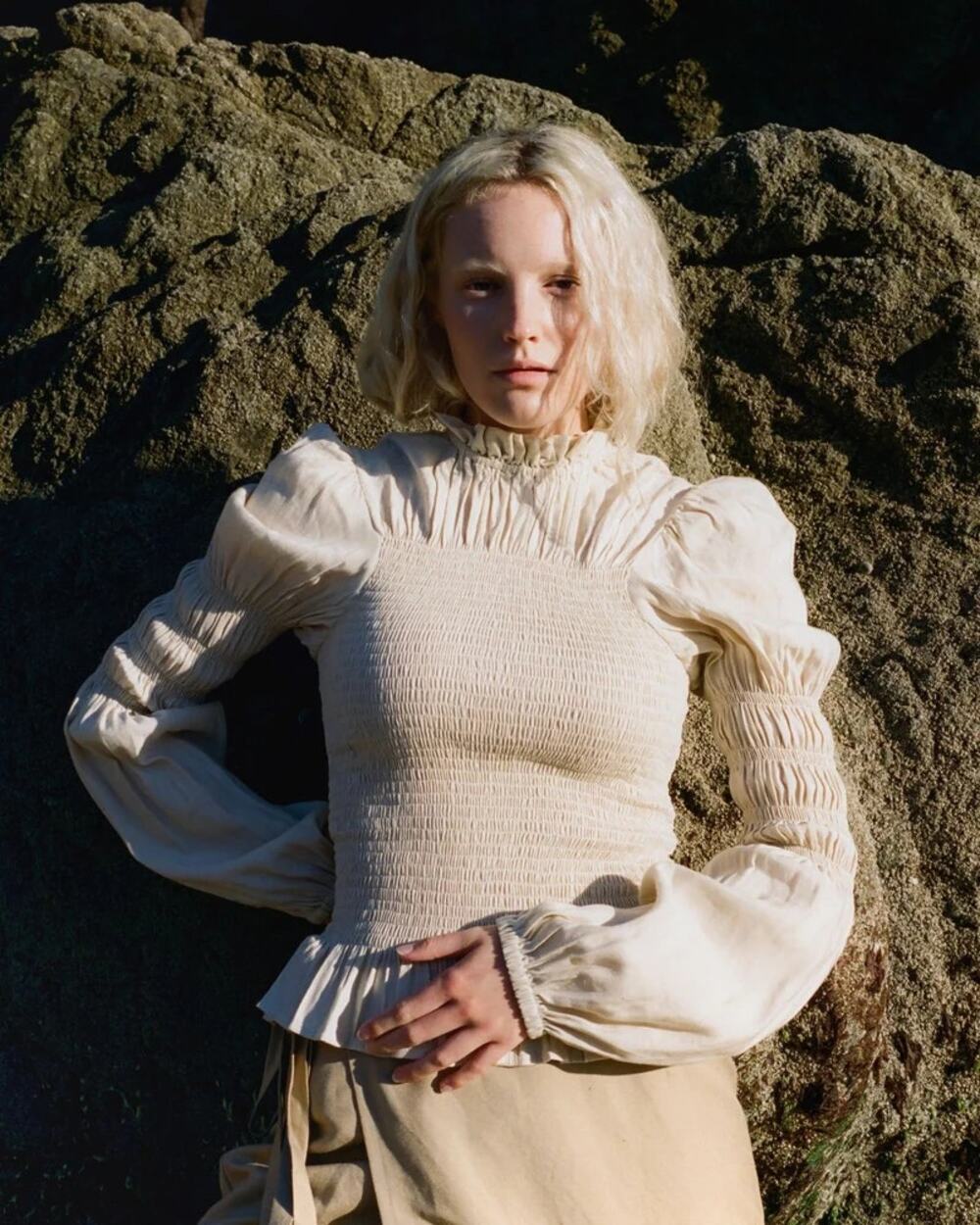 Nary Rohnea Linen Shirring Turtleneck Blouse Womens XS Cream Ruffled Puff Sleeve
